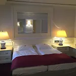 Lippischer Hof מלון 3*