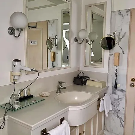 Hotel Lippischer Hof 3*