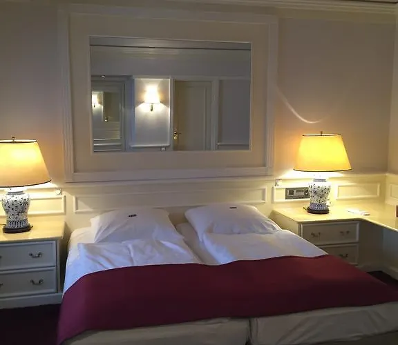 Lippischer Hof מלון 3*